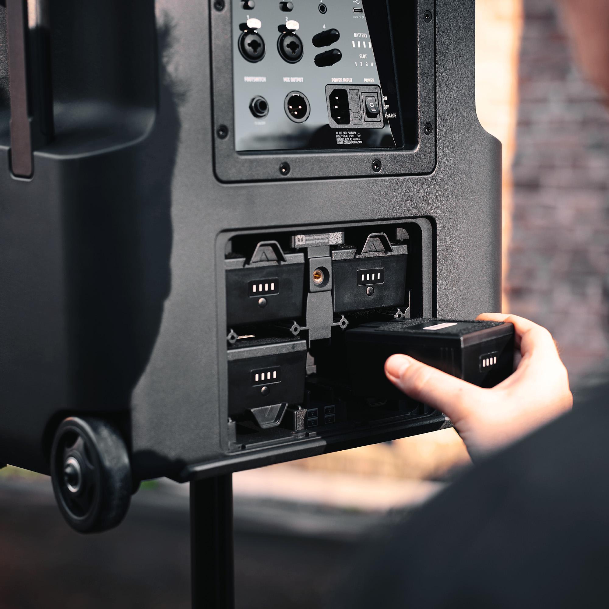 LD Systems ANNY 12 - Showing Hot Swap of Battery Pack